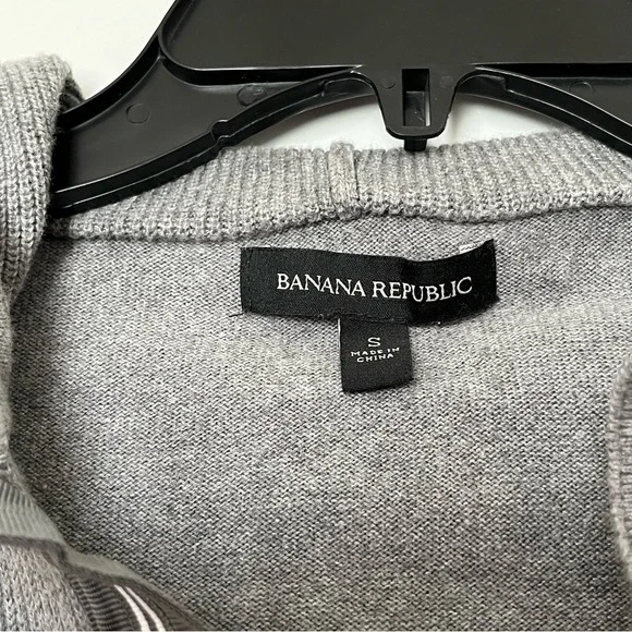 Banana republic grey sweater with hoodie, EUC - Picture 3 of 5